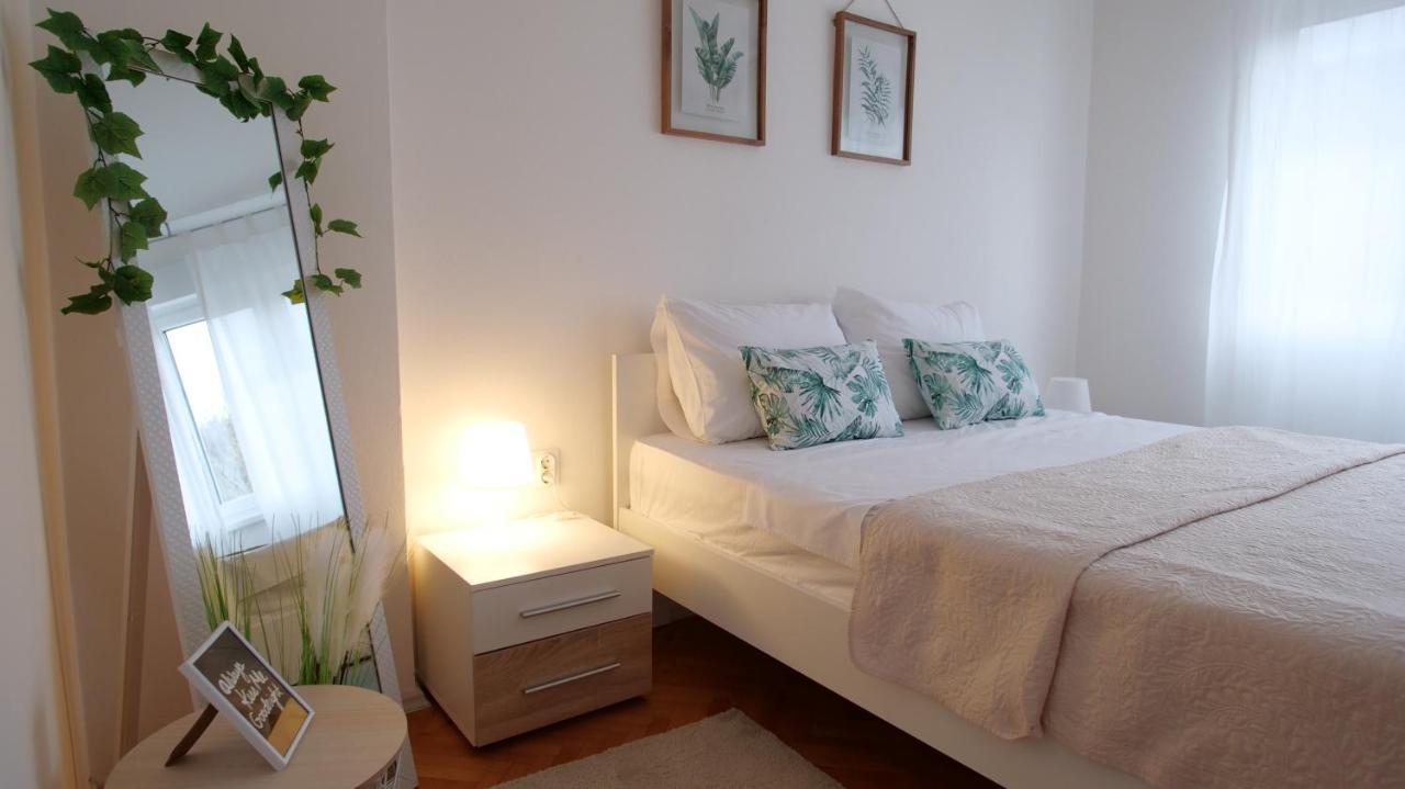 Arena Apartment With 3 Bedrooms In The City Center Пула Экстерьер фото