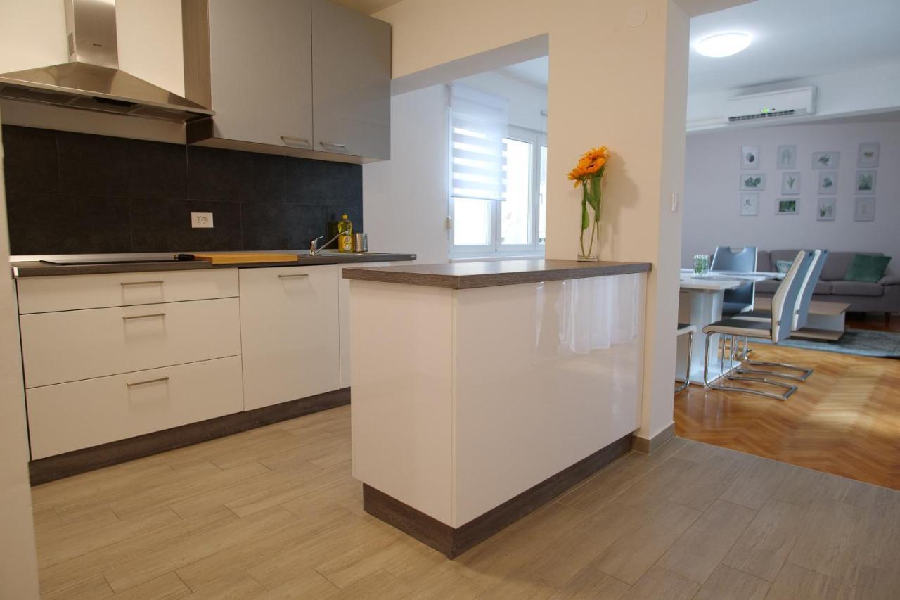 Arena Apartment With 3 Bedrooms In The City Center Пула Экстерьер фото