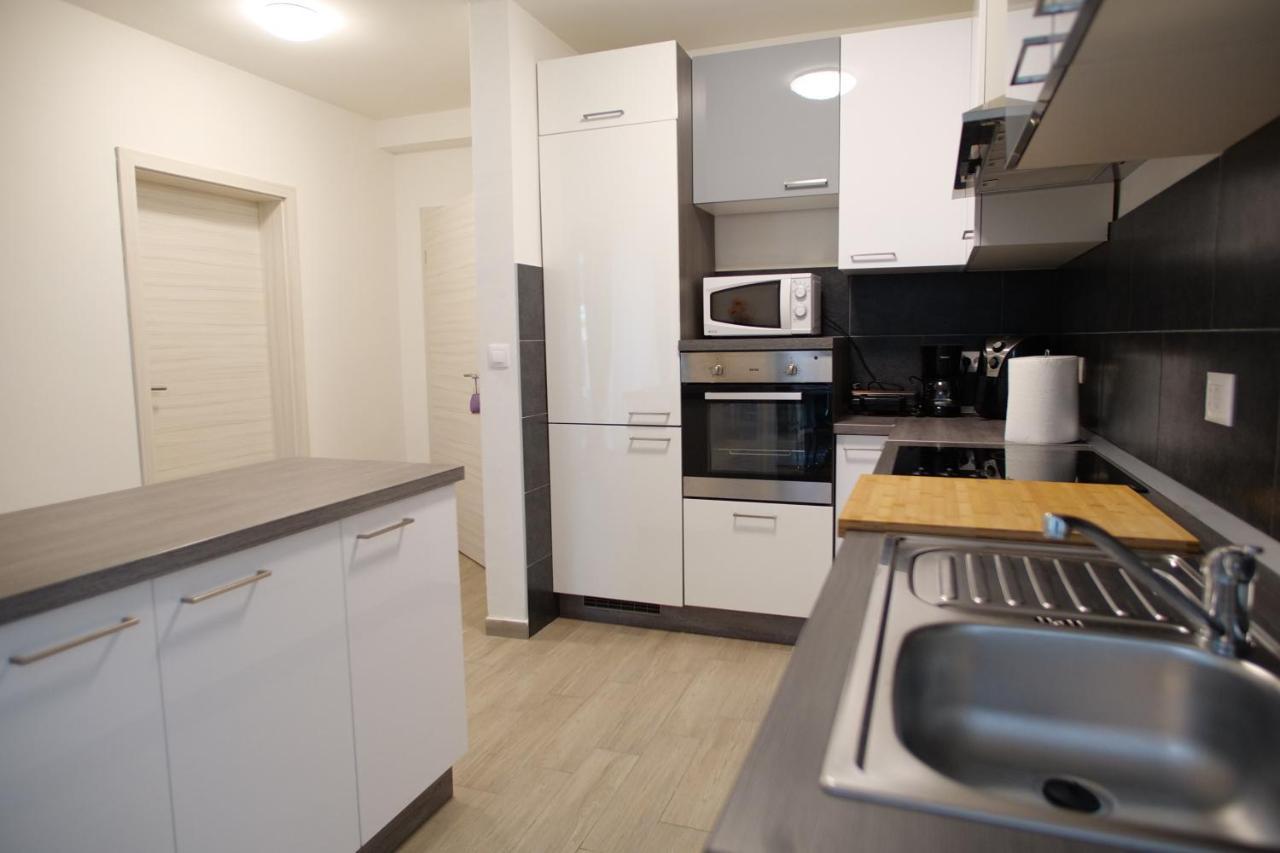 Arena Apartment With 3 Bedrooms In The City Center Пула Экстерьер фото